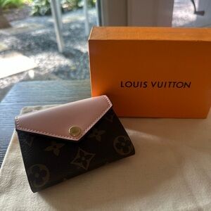[SOLD] Baby Pink Accented Cardholder - Comes with box and dustbag